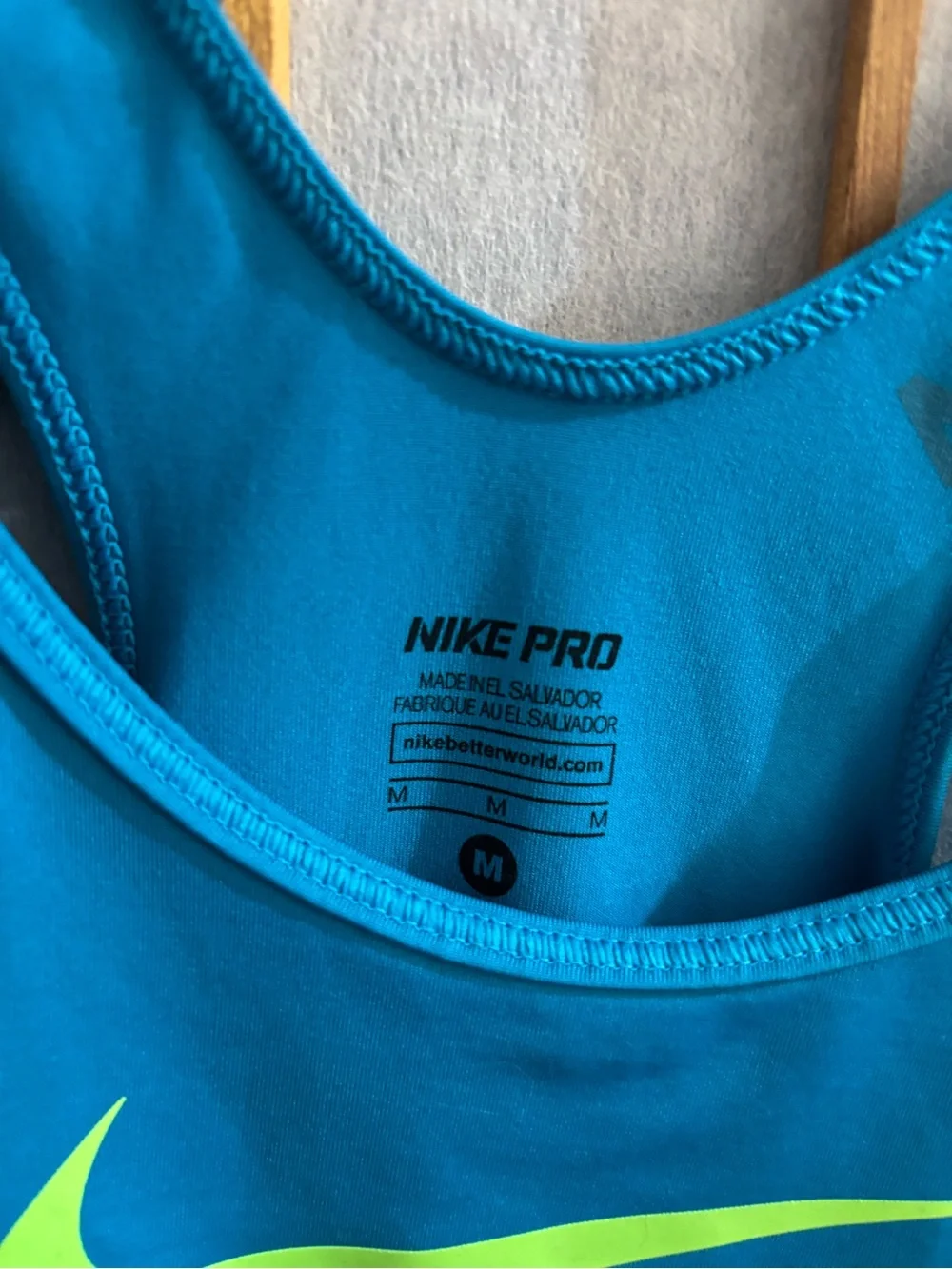 Camisole Nike Pro Turquoise & Vert Flash Femme (M) / Nike Tank - Picture 2 of 3